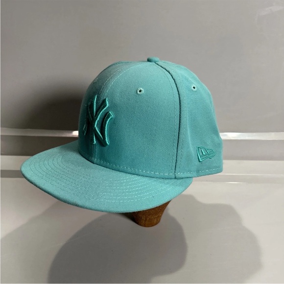 New Era New York Yankees Teal On Teal SnapBack 9Fifty Hat Cap NWOT MLB Baseball - Picture 3 of 9
